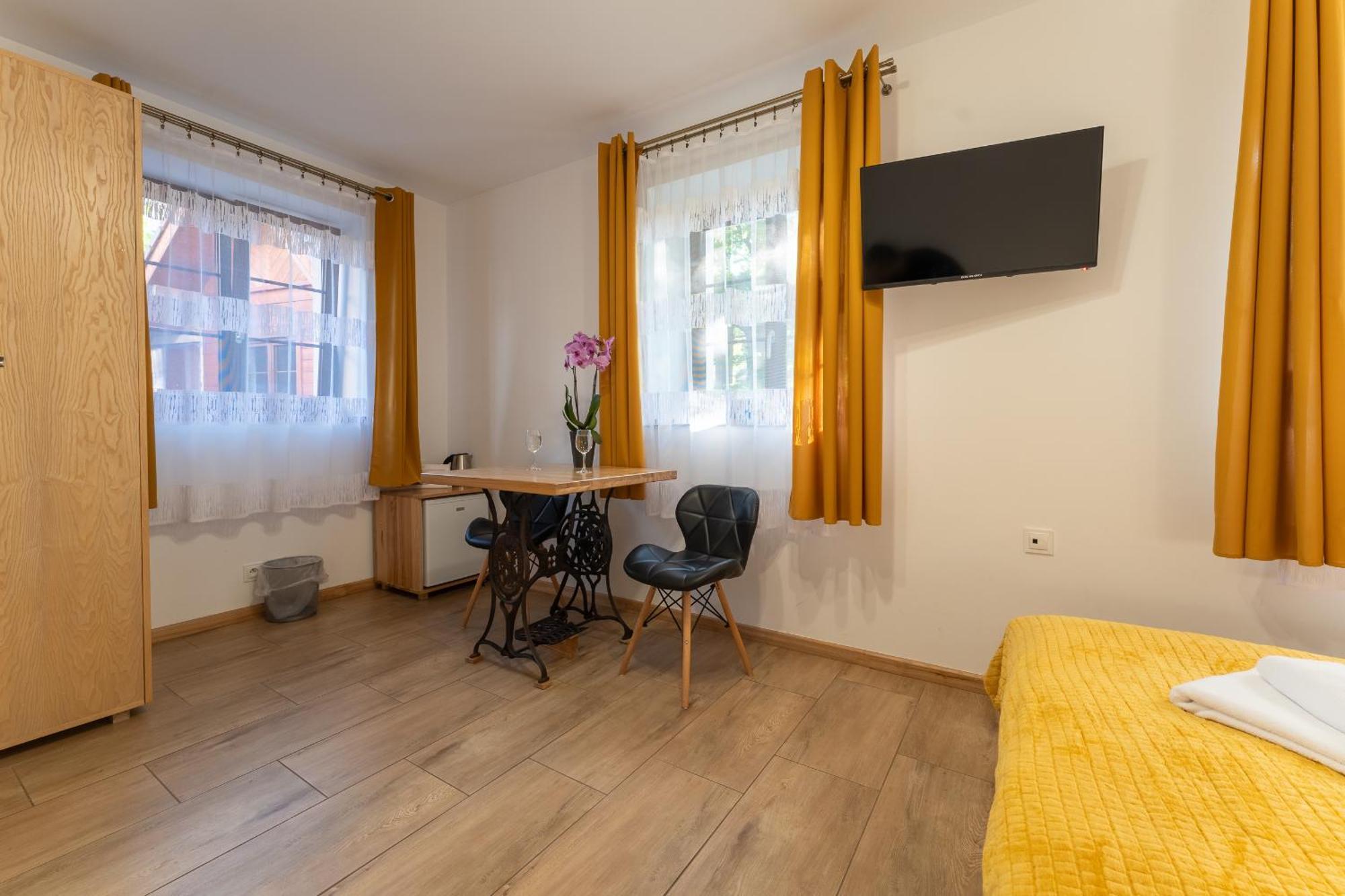 Apartamento Dom Krawca - Pod Chojnikiem Jelenia Góra Exterior foto