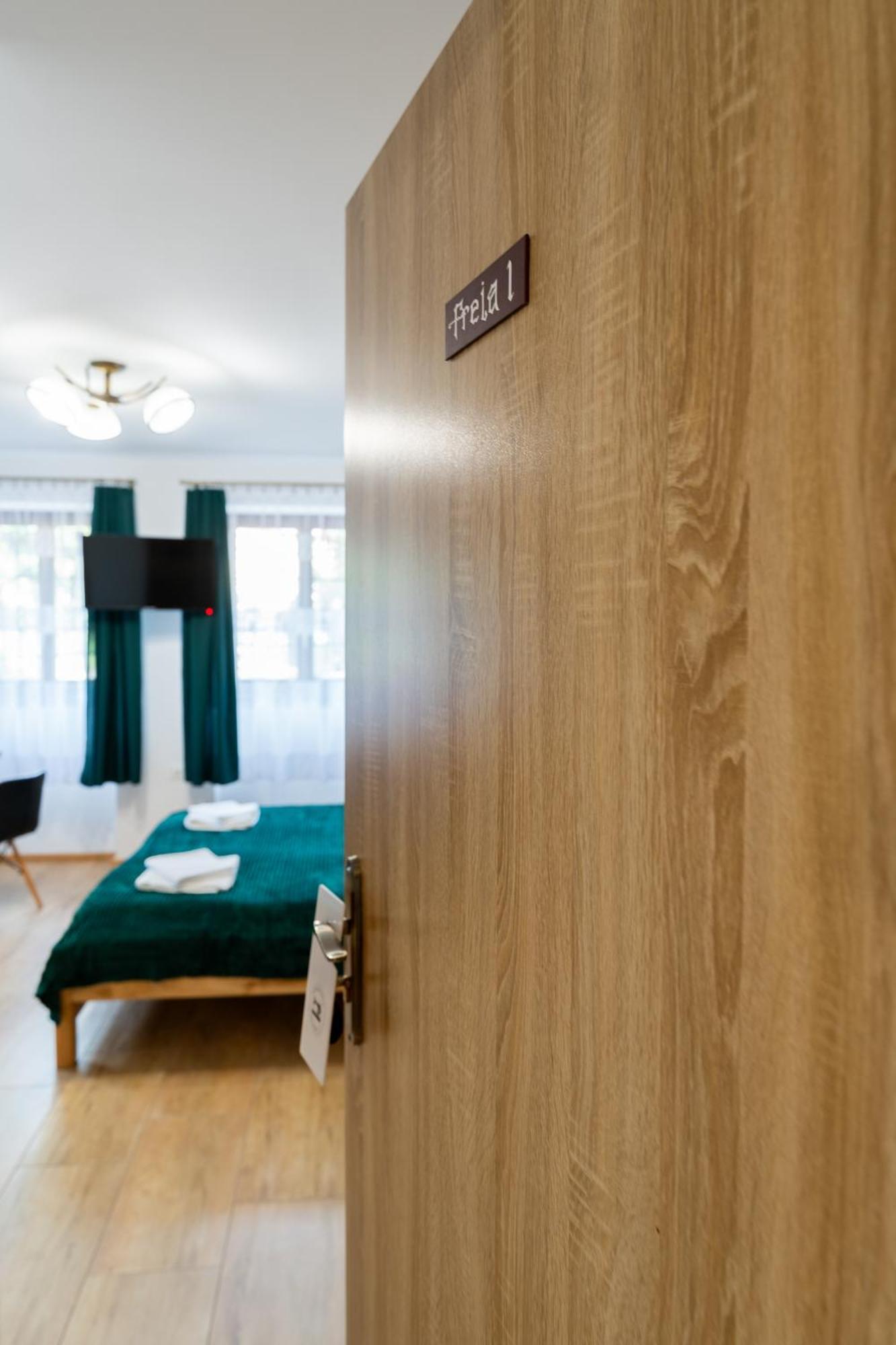 Apartamento Dom Krawca - Pod Chojnikiem Jelenia Góra Exterior foto